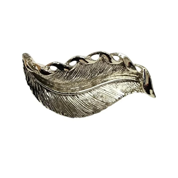 Vintage Gerrys Feather Leaf Brooch Pin Silver Tone - Picture 1 of 2